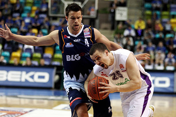 在前几场比 在前几场比